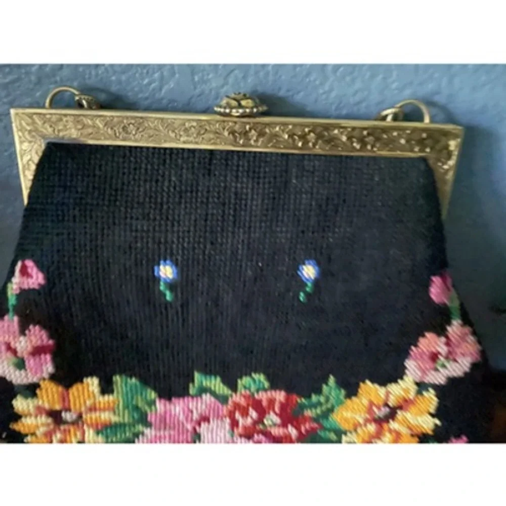 Vintage Needlepoint Floral Tapestry Handbag‎ Purse Chain Handle 9x10
